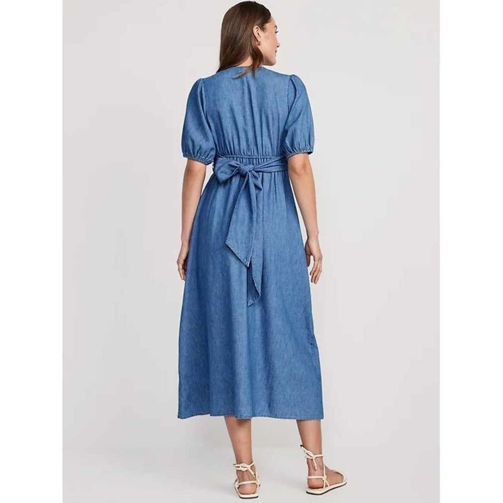 Old Navy Fit & Flare Twist-Front Maxi Dress M Blue Denim Chambray Boho Summer - Picture 2 of 11